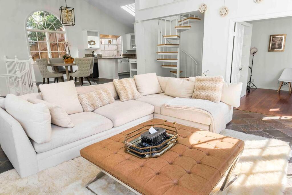 Stunning Mediterranean Mansion In Laurel Canyon Los Angeles Kültér fotó